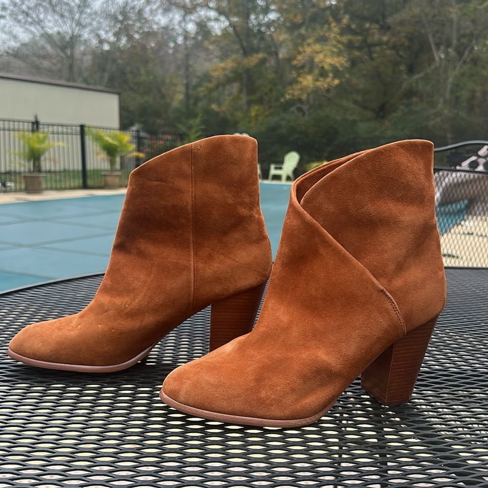 Joe’s Trisha heel Boot bootie in Camel leather